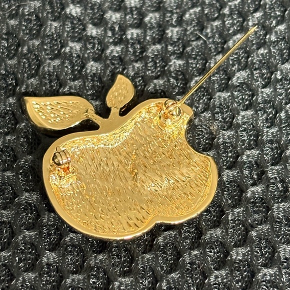 Vintage Gold Tone Apple Brooch Pin - Classic & Sweet - Picture 5 of 9